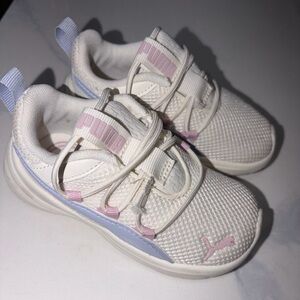 Puma Kids White and Lavender Sneakers